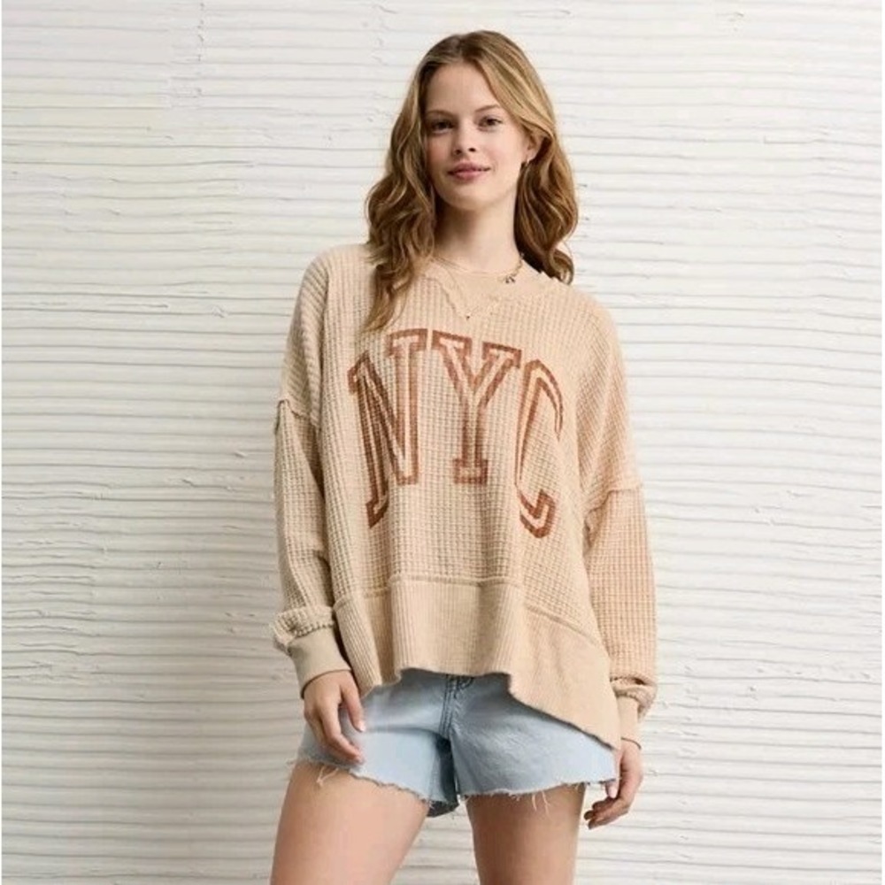 American Eagle Cream Tan NYC Big Hug Crew Neck Lived In Waffle Sweatshirt Size L